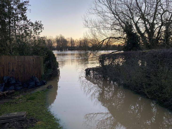 Floods in back gardens of Manorfields Rd, 2020