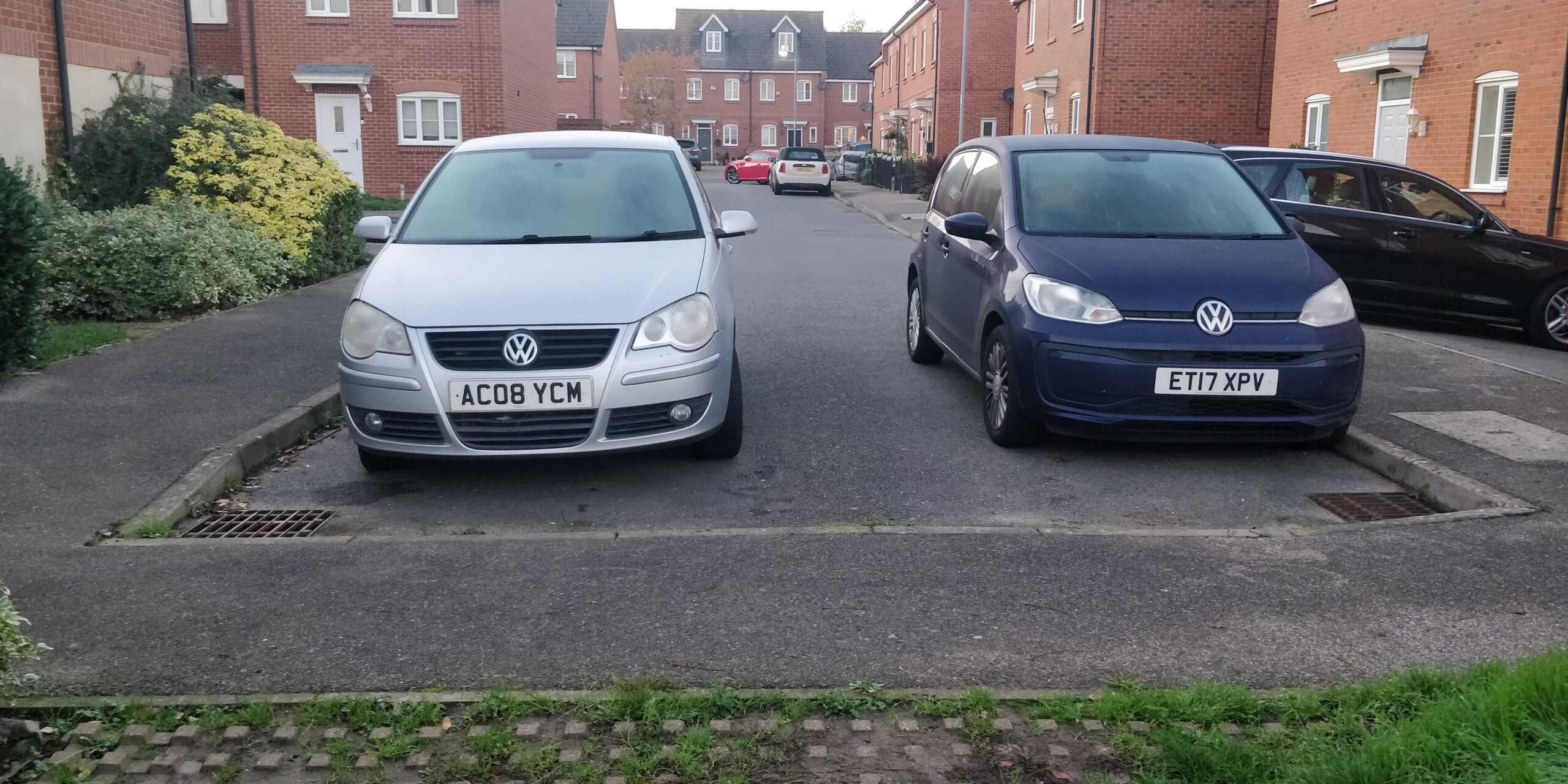 The insufficient parking situation on The Meadows and River View has householders having to park at the end of the cul-de-sacs today. This will inevitably bleed into the proposed development, but with insufficient parking for the new houses, will also adversely affect surrounding roads too.
